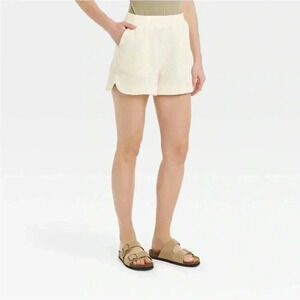 NWT Women's High-Rise Pull-On‎ Shorts - Universal Thread Cream XL
